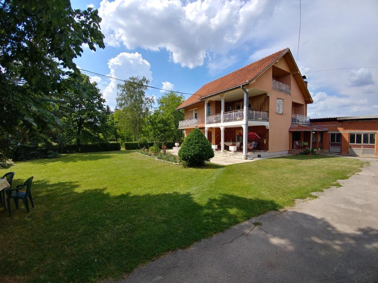 Apartments Domacinstvo Nikolic Valjevo Exteriér fotografie